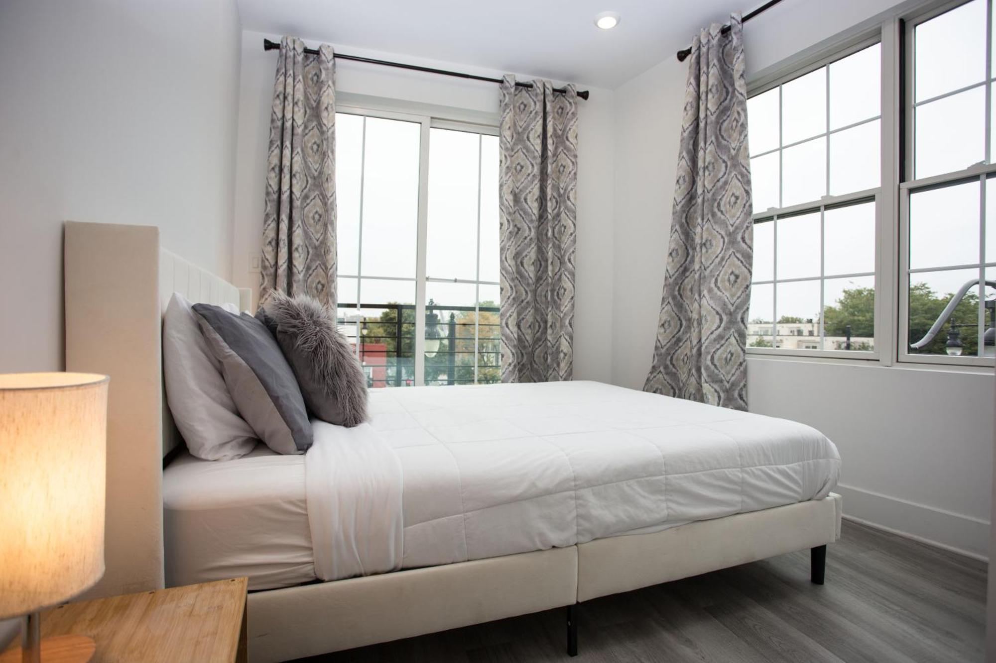 It'S A Corner Unit With Cool City Skyline Views! Washington Exterior foto